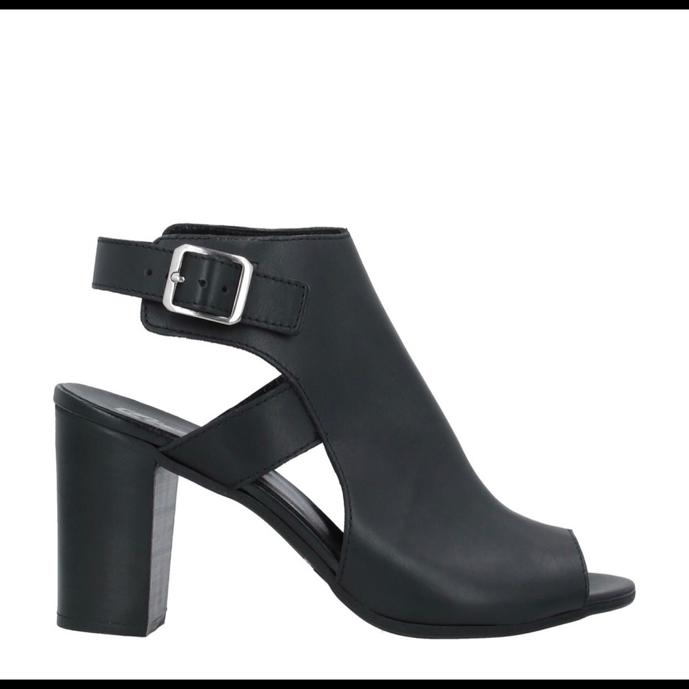 Soft leather heel